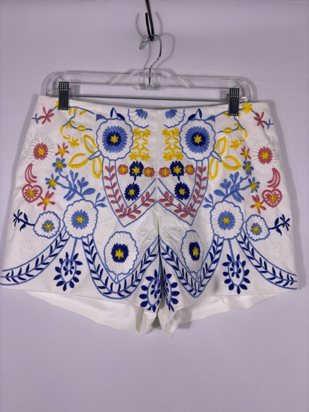 Molly Bracken Colorful Embroidered Floral Shorts Scalloped Hem Boho M/L 1046
